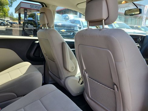 Used 2013 Dodge Grand Caravan SE image 25