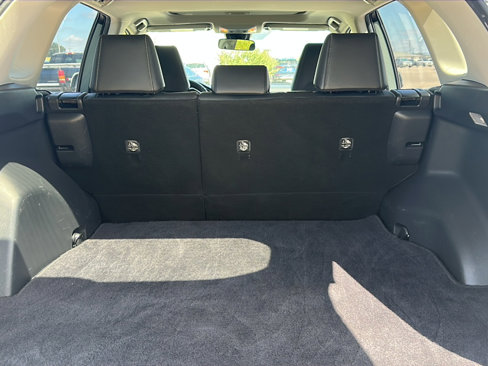Used 2020 Toyota RAV4 XLE Premium image 21