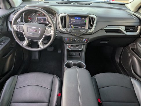 Used 2024 GMC Terrain SLT image 25