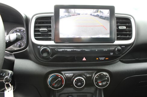 Used 2021 Hyundai Venue SE image 13