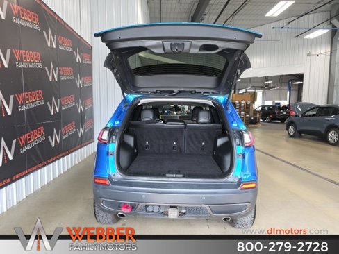 Used 2019 Jeep Cherokee Trailhawk w/ Cold Weather Group image 6