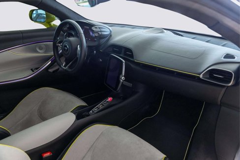 Used 2023 McLaren Artura image 34