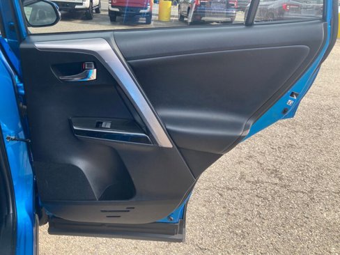 Used 2018 Toyota RAV4 Limited image 18