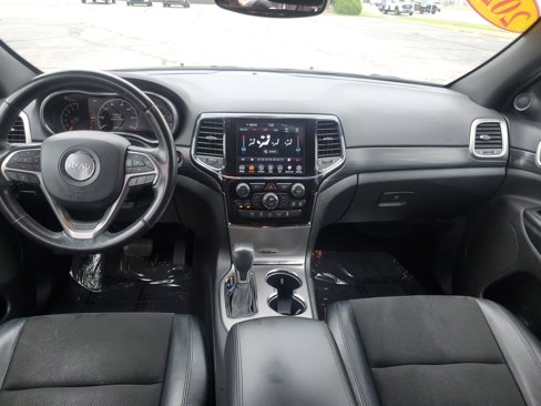 Used 2020 Jeep Grand Cherokee Altitude image 25