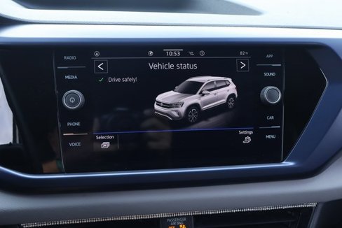 Certified 2022 Volkswagen Taos SE image 23