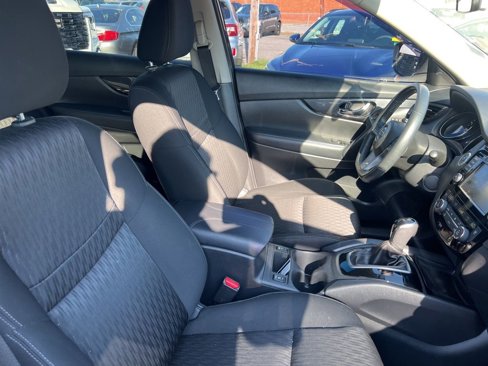 Used 2018 Nissan Rogue SV w/ Premium Package image 28