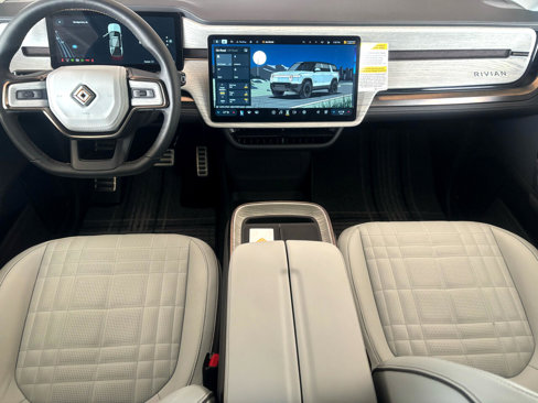 Used 2025 Rivian R1S Premium image 16