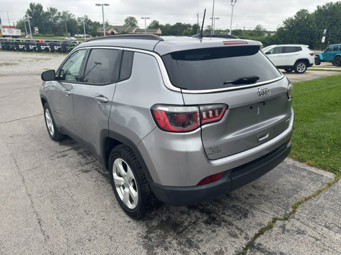 Used 2019 Jeep Compass Latitude image 9