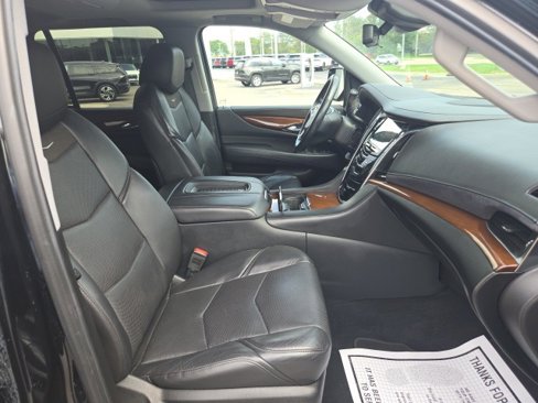 Used 2019 Cadillac Escalade Premium Luxury image 23