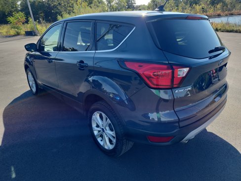 Used 2019 Ford Escape SE image 6