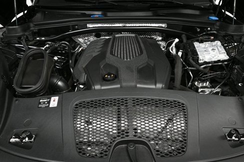 Used 2025 Porsche Macan image 36