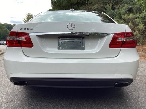 Used 2013 Mercedes-Benz E 350 Sedan image 3