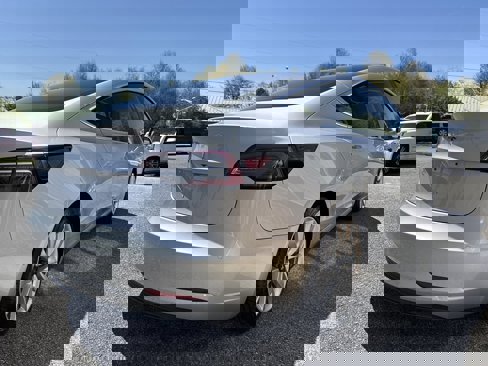 Used 2018 Tesla Model 3 Long Range image 7