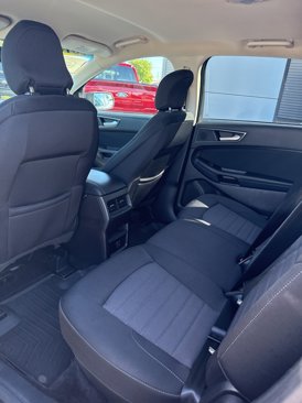 Used 2018 Ford Edge SE image 33
