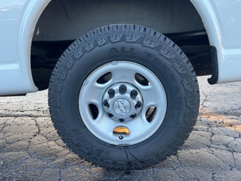 Used 2015 Chevrolet Express 2500 image 35