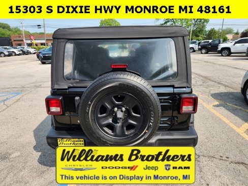 Used 2018 Jeep Wrangler Unlimited Sport image 4
