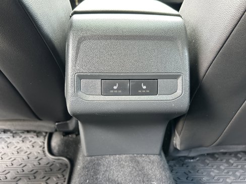 Used 2020 Volkswagen Jetta SE w/ SE Cold Weather Package image 19