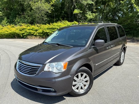 Used 2015 Chrysler Town & Country Touring w/ Driver Convenience Group image 10