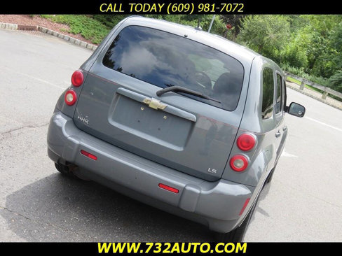 Used 2008 Chevrolet HHR LS image 24