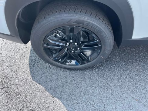 New 2025 Chevrolet Trax ACTIV image 32