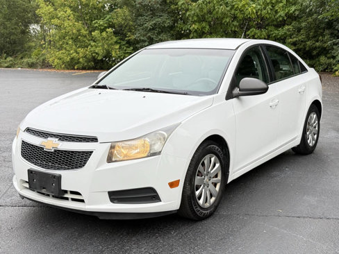 Used 2011 Chevrolet Cruze LS w/ Connectivity Package image 2
