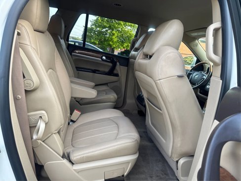 Used 2011 Buick Enclave CXL image 23