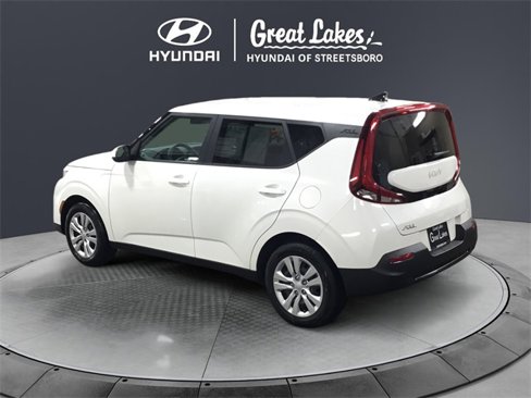 Used 2022 Kia Soul LX image 3