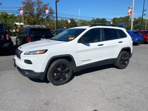 Used 2017 Jeep Cherokee Altitude image 3