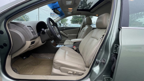 Used 2008 Nissan Altima 3.5 SE w/ Technology Pkg image 12