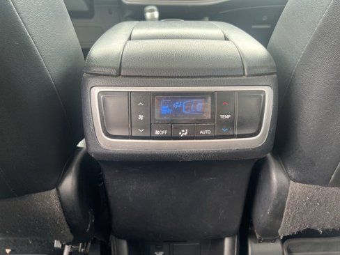 Used 2018 Toyota Highlander XLE image 26