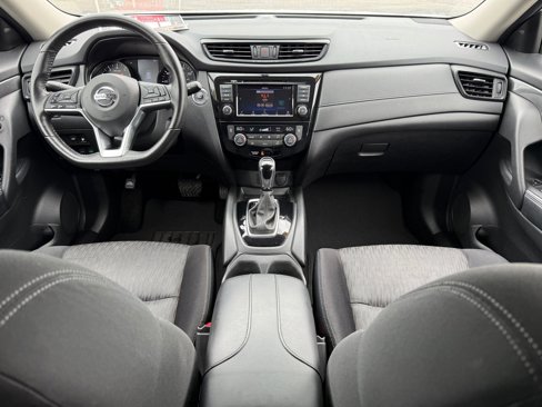 Used 2018 Nissan Rogue SV image 20