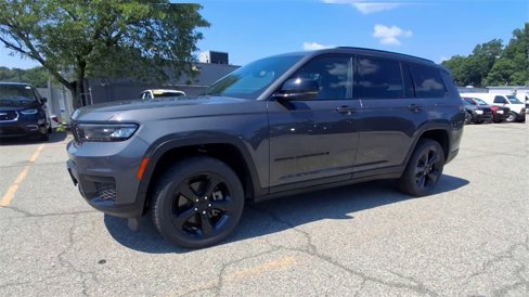 Used 2023 Jeep Grand Cherokee L Laredo image 4