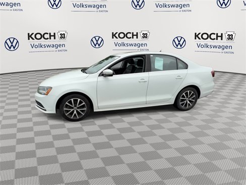 Used 2017 Volkswagen Jetta SE image 5