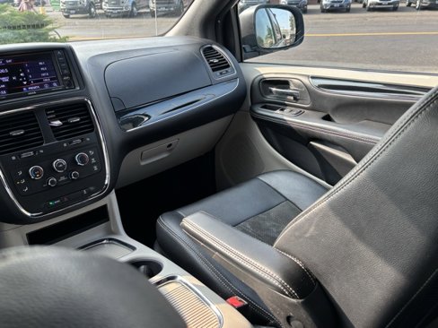 Used 2019 Dodge Grand Caravan SXT image 27