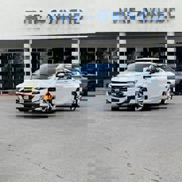Used 2023 Chevrolet Malibu LT image 2