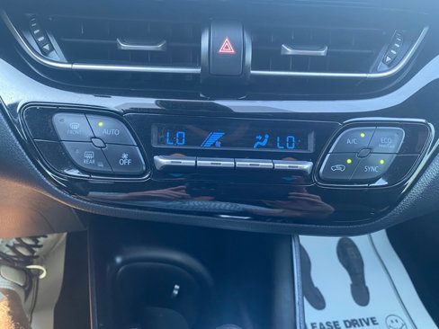 Used 2018 Toyota C-HR XLE image 18
