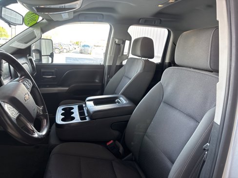 Used 2018 Chevrolet Silverado 1500 LT w/ LPO, Black Pack image 10