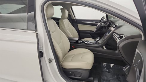 Used 2016 Ford Fusion Titanium image 31