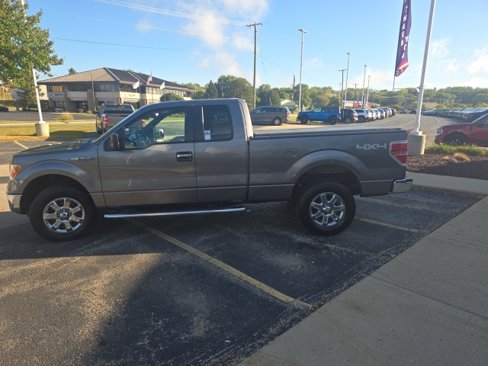 Used 2014 Ford F150 XLT w/ XLT Chrome Package image 4