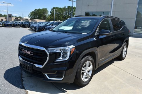 Used 2022 GMC Terrain SLE w/ Driver Convenience Package image 9
