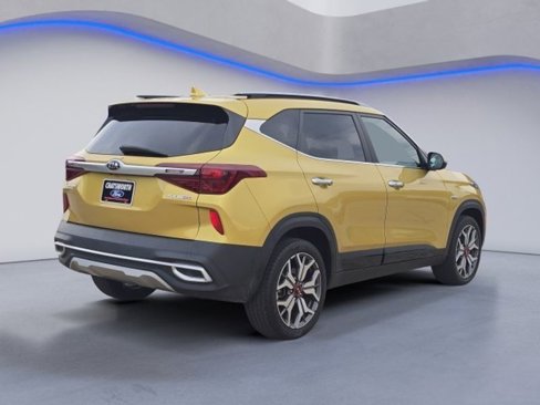 Used 2021 Kia Seltos SX w/ SX Sunroof Package image 3