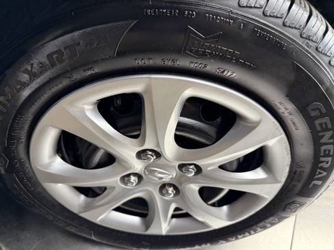 Used 2013 Hyundai Accent GLS image 19