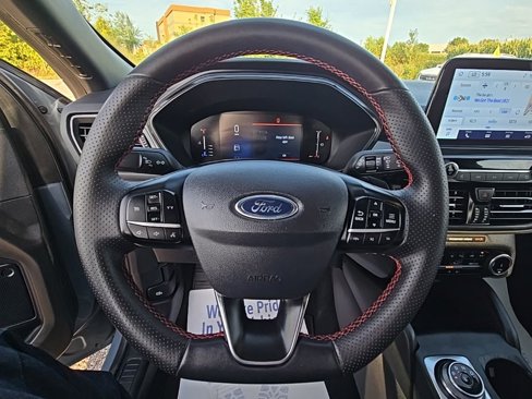 Used 2024 Ford Escape ST-Line image 14