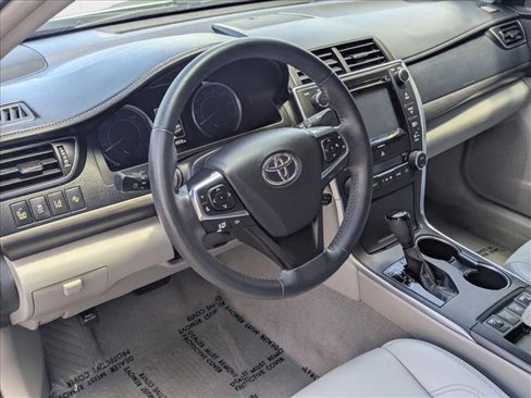Used 2017 Toyota Camry XLE image 9
