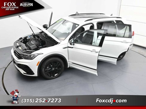 Used 2022 Volkswagen Tiguan SE R-Line image 35