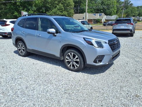 Used 2022 Subaru Forester Limited image 8
