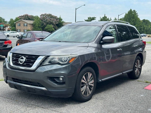 Used 2018 Nissan Pathfinder SV image 9