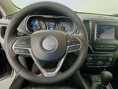 Used 2020 Jeep Cherokee Latitude Plus image 11
