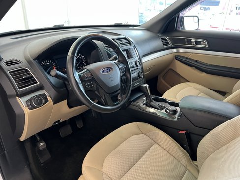 Used 2017 Ford Explorer XLT image 21