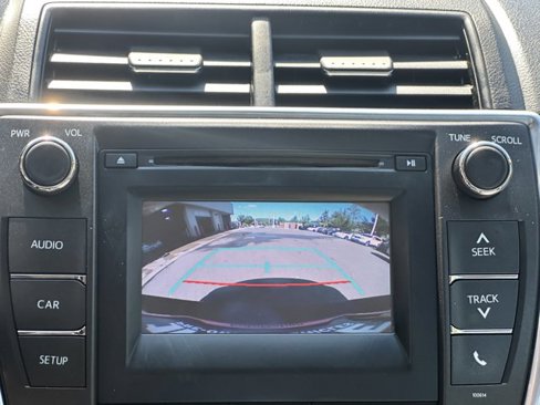 Used 2016 Toyota Camry SE image 16
